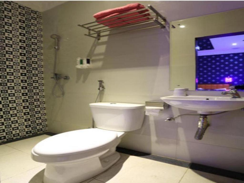 ג'קרטה Hotel Rovi Boutique מראה חיצוני תמונה