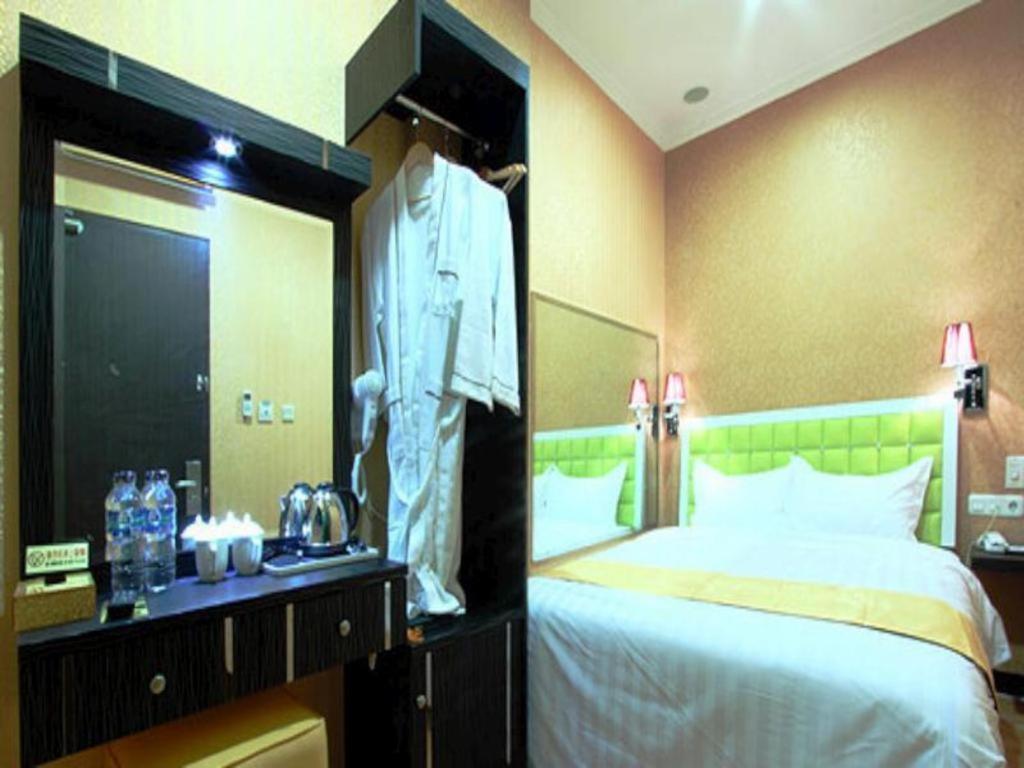 ג'קרטה Hotel Rovi Boutique מראה חיצוני תמונה