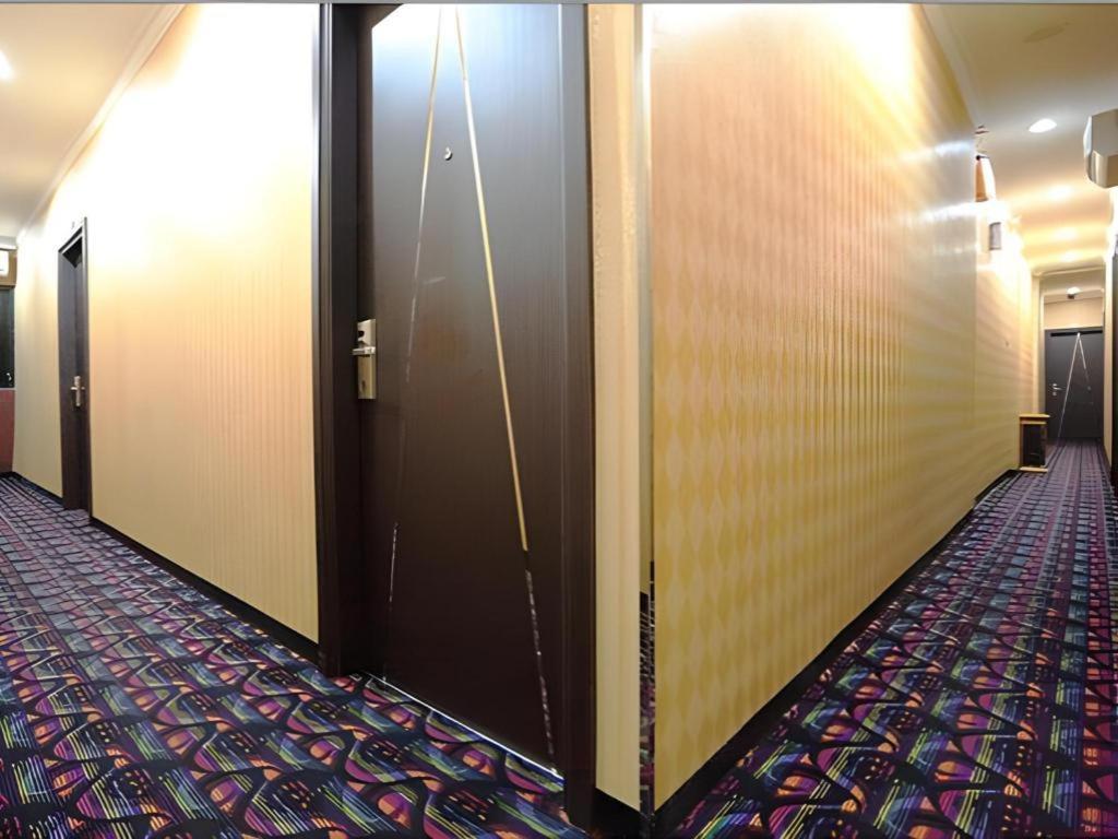 ג'קרטה Hotel Rovi Boutique מראה חיצוני תמונה