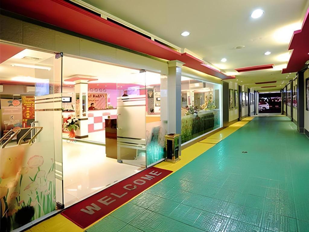 ג'קרטה Hotel Rovi Boutique מראה חיצוני תמונה