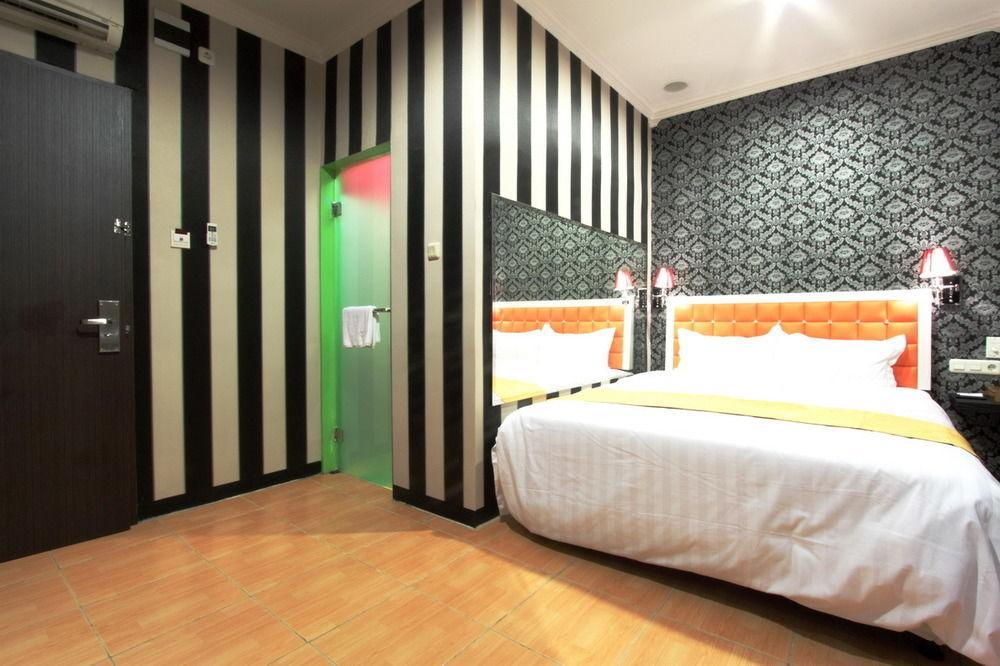 ג'קרטה Hotel Rovi Boutique מראה חיצוני תמונה