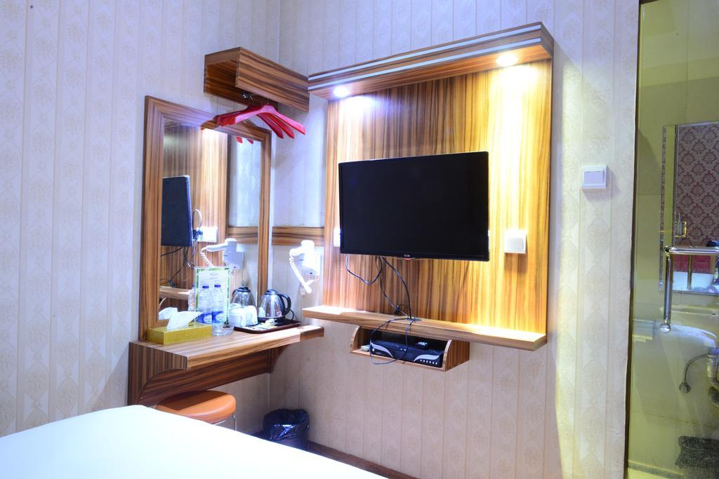 ג'קרטה Hotel Rovi Boutique מראה חיצוני תמונה