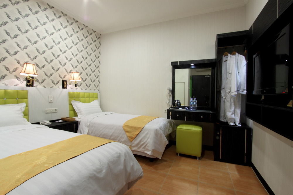 ג'קרטה Hotel Rovi Boutique מראה חיצוני תמונה