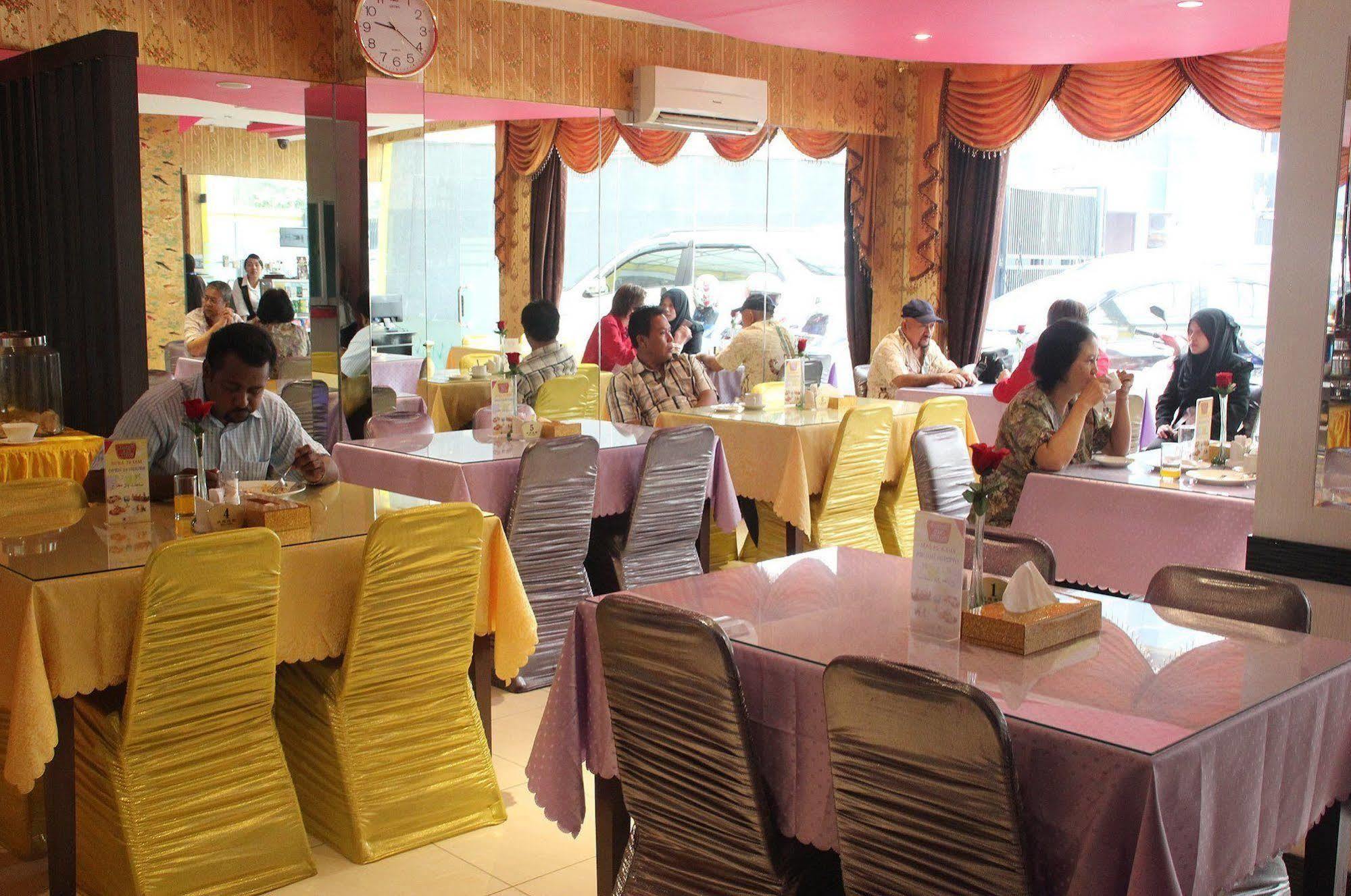 ג'קרטה Hotel Rovi Boutique מראה חיצוני תמונה