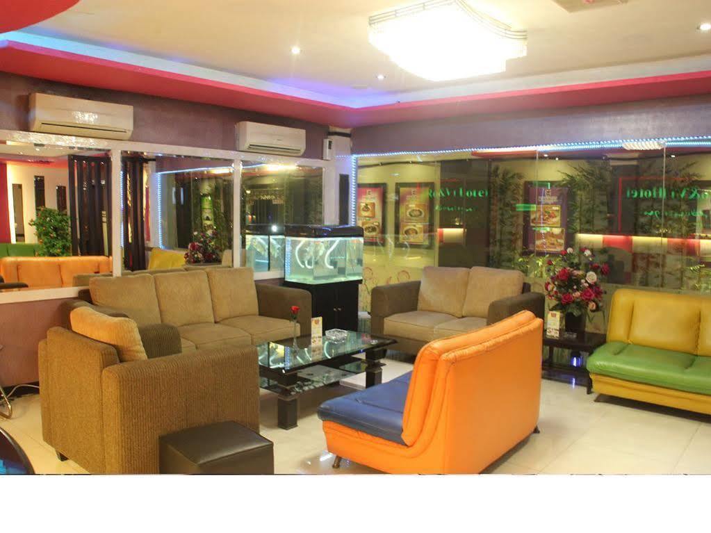 ג'קרטה Hotel Rovi Boutique מראה חיצוני תמונה
