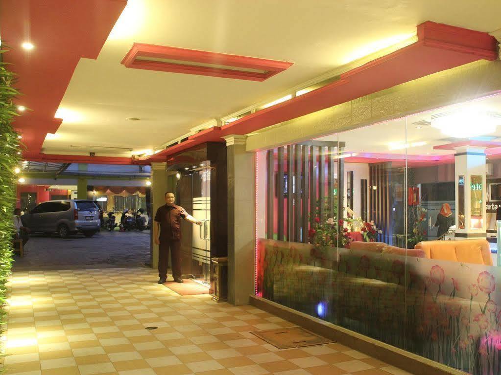 ג'קרטה Hotel Rovi Boutique מראה חיצוני תמונה