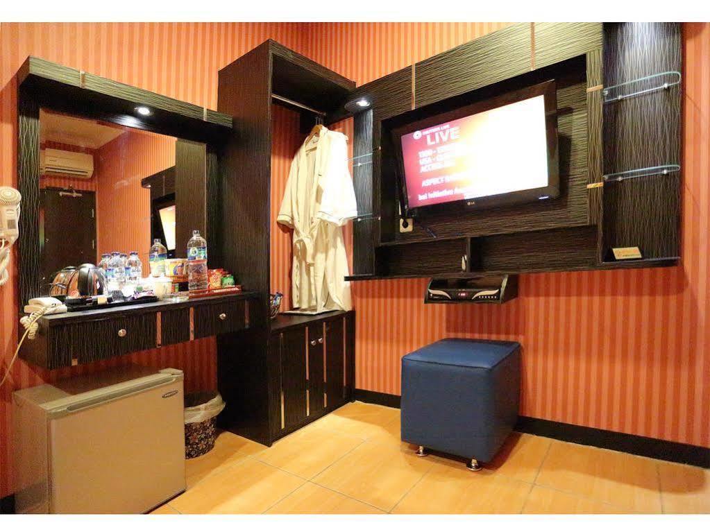 ג'קרטה Hotel Rovi Boutique מראה חיצוני תמונה