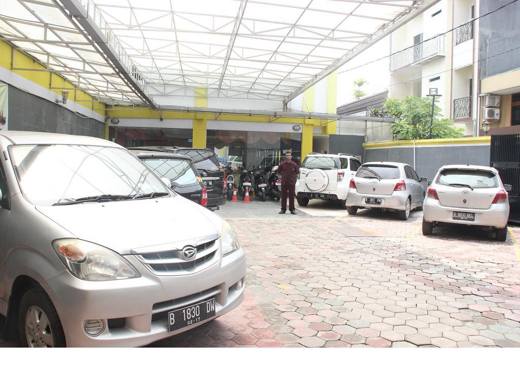 ג'קרטה Hotel Rovi Boutique מראה חיצוני תמונה